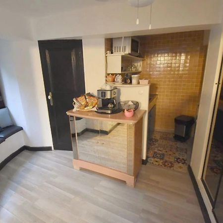 Studio Climatise Et Sa Terrasse Privee En Villa La Trinité 외부 사진