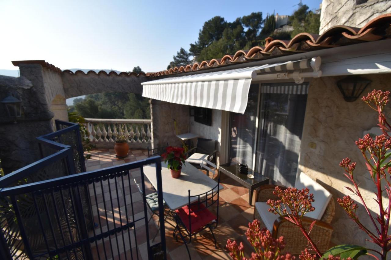 Studio Climatise Et Sa Terrasse Privee En Villa La Trinité 외부 사진