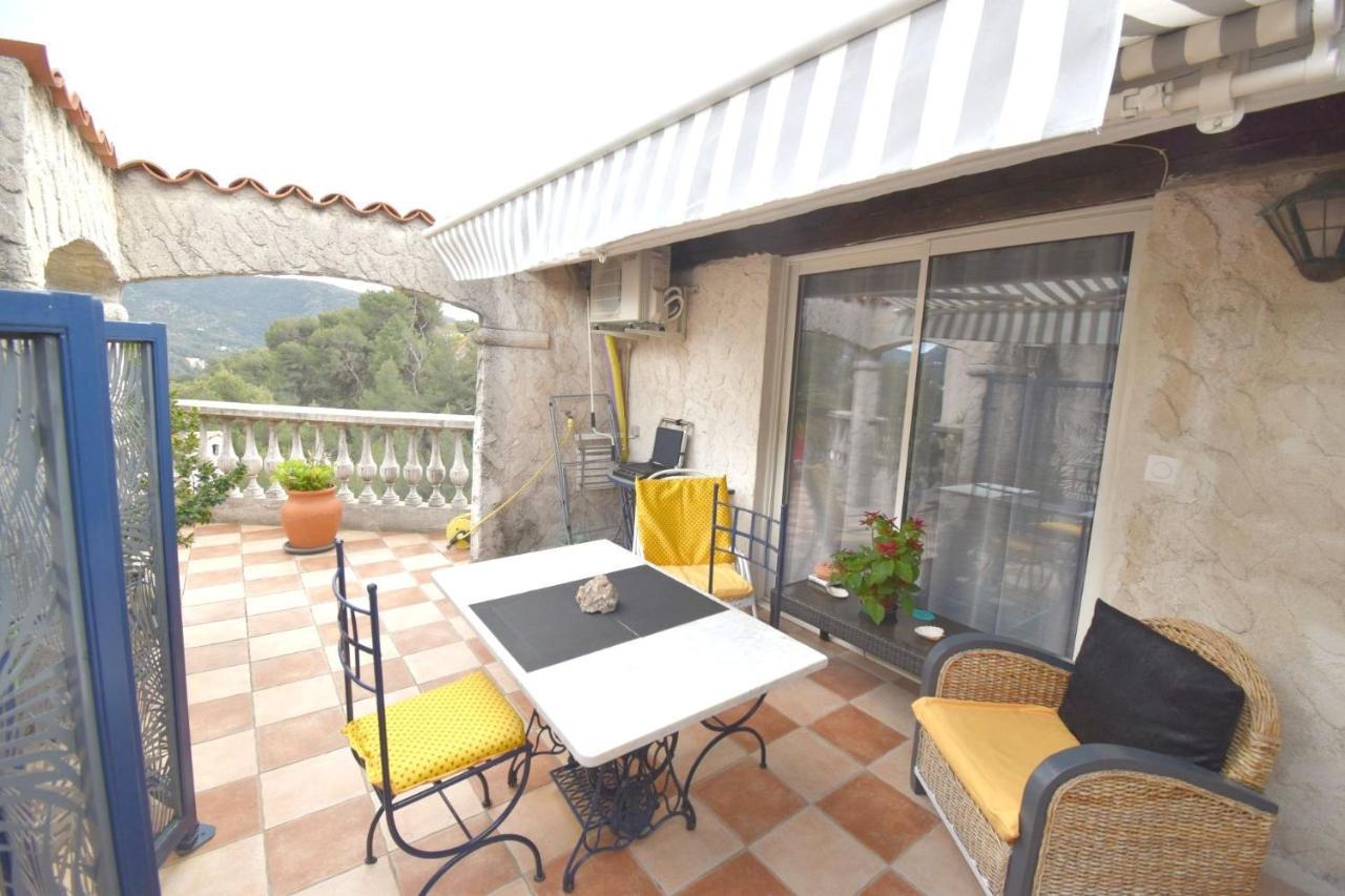 Studio Climatise Et Sa Terrasse Privee En Villa La Trinité 외부 사진